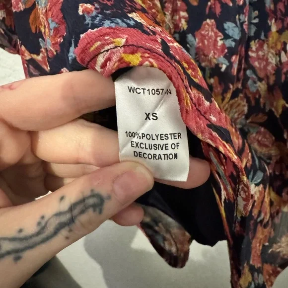 THML Vibrant Floral Blouse - Navy and Orange - Picture 8 of 8